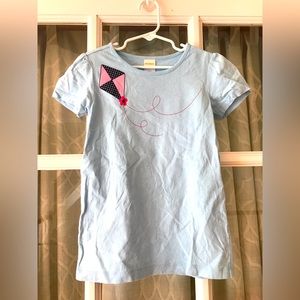 Gymboree size 8 kite t-shirt in GUC for a super light pencil-thin mark